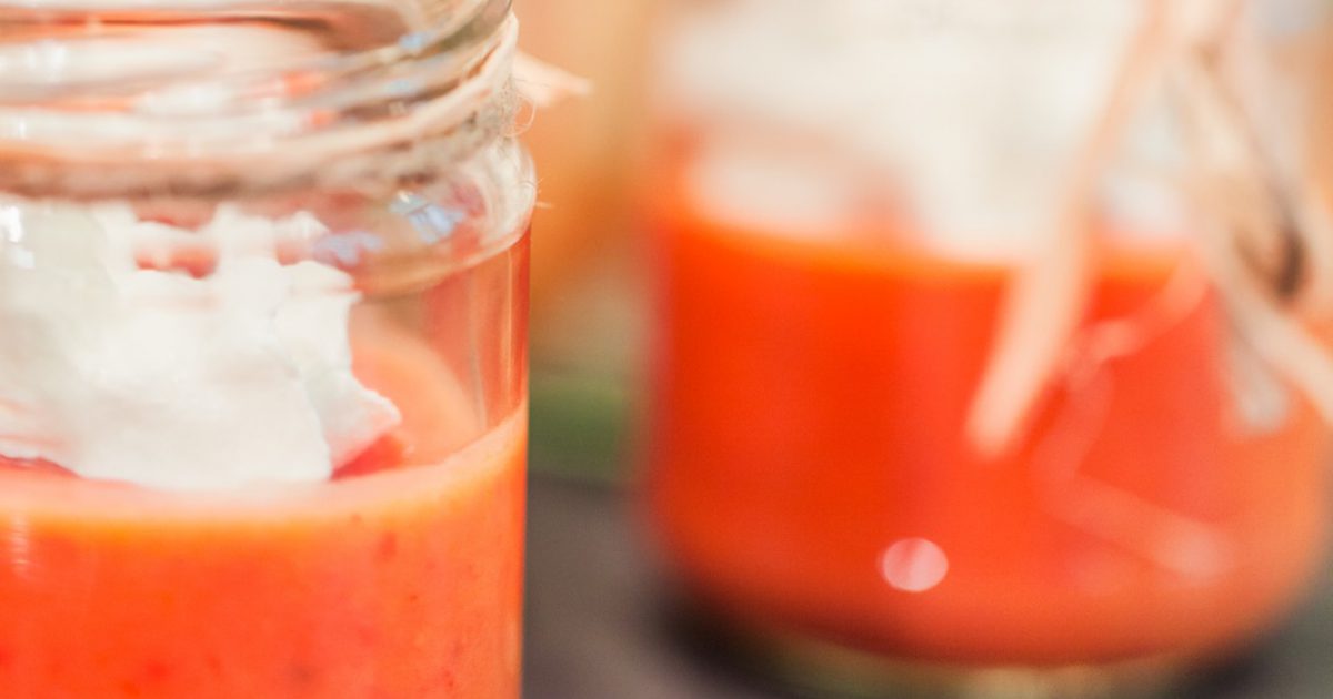 Senna | Tomaten-Kokos-Suppe mit Blätterteigstangerl